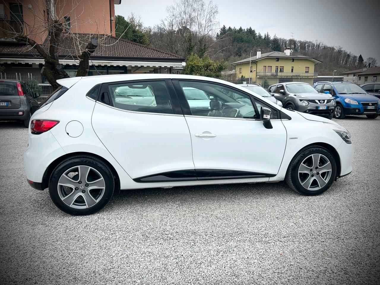 Renault Clio 1.2 75CV 5 porte Costume National