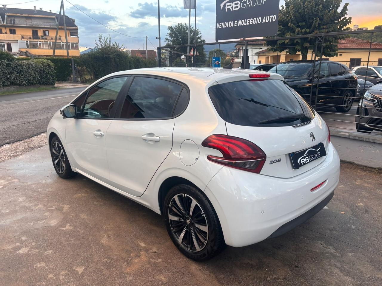 Peugeot 208 PureTech 82 5 porte Allure