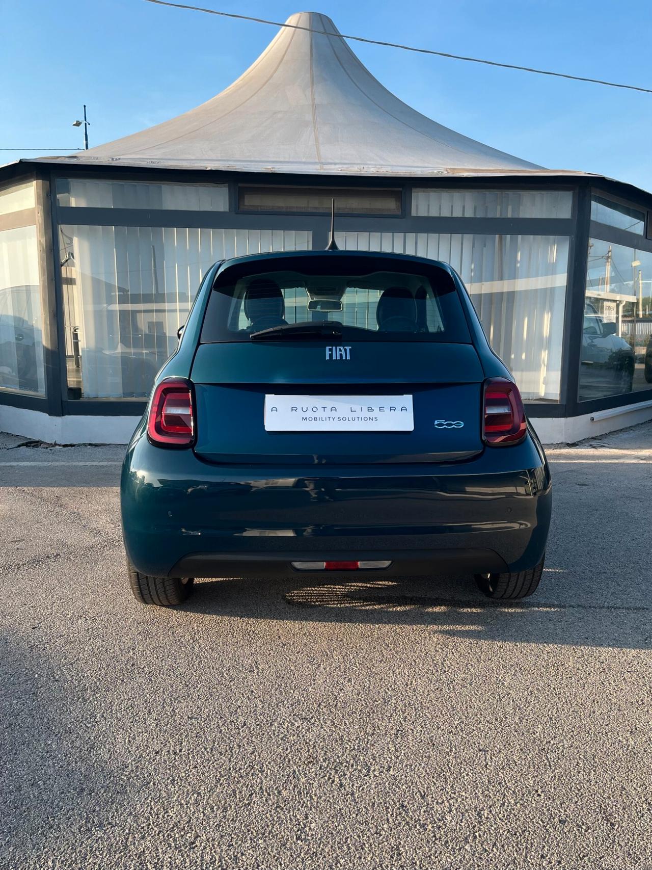 Fiat 500 500e Berlina 42 kWh Icon +