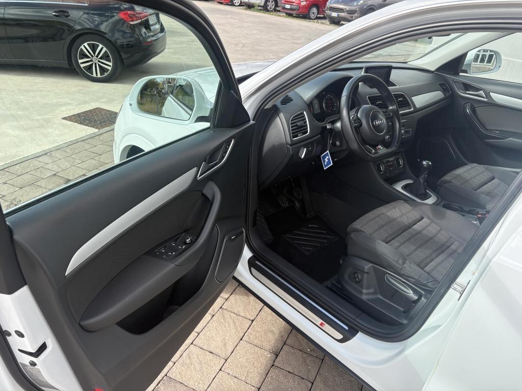 Audi Q3 2.0 TDI 150 CV S LINE EDITION