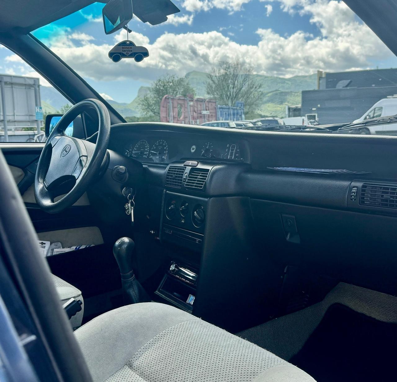 Lancia Delta 1.6 i.e. cat 5 porte LE Neopatentati