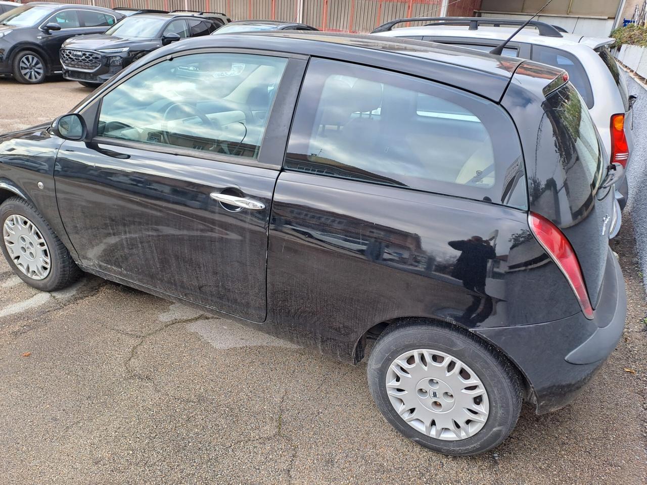 Lancia Ypsilon 1.3 MJT 75 CV Oro Giallo