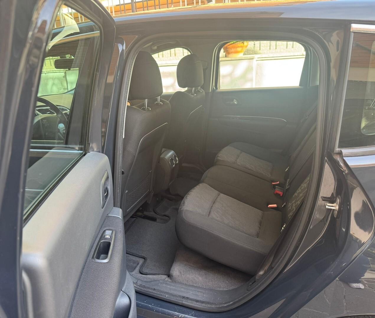 PEUGEOT 3008 1.6 HDi 110 CV Business UNIPRO