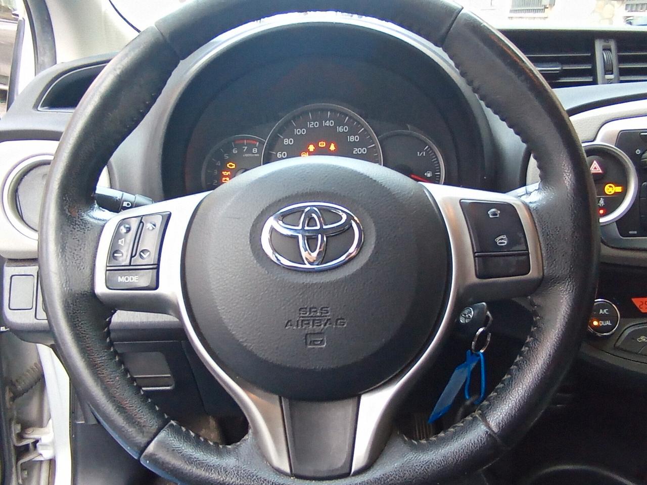 Toyota Yaris 1.0 Lounge offerta del mese