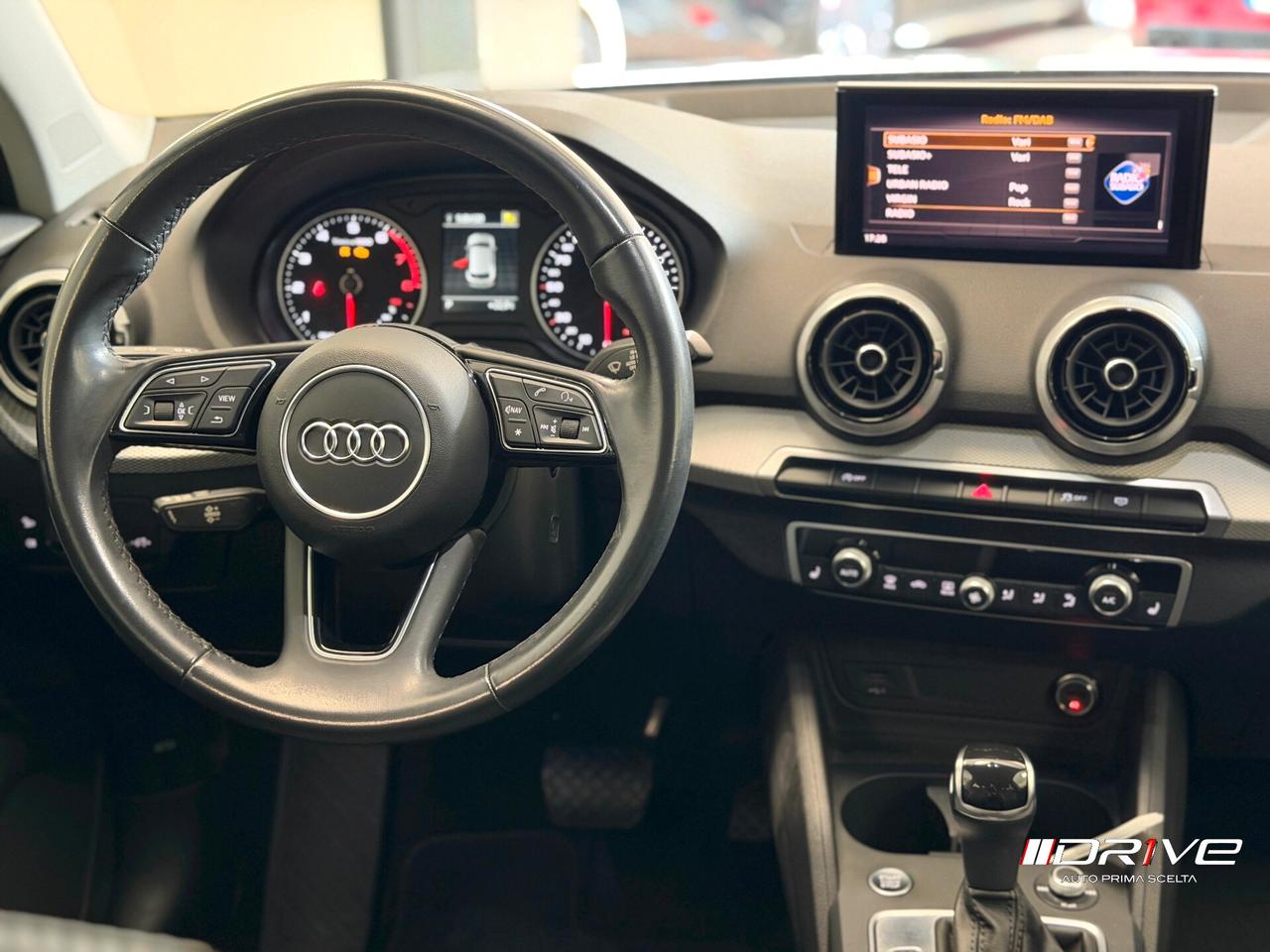 AUDI Q2 Q2 35 TFSI S tronic Identity Black