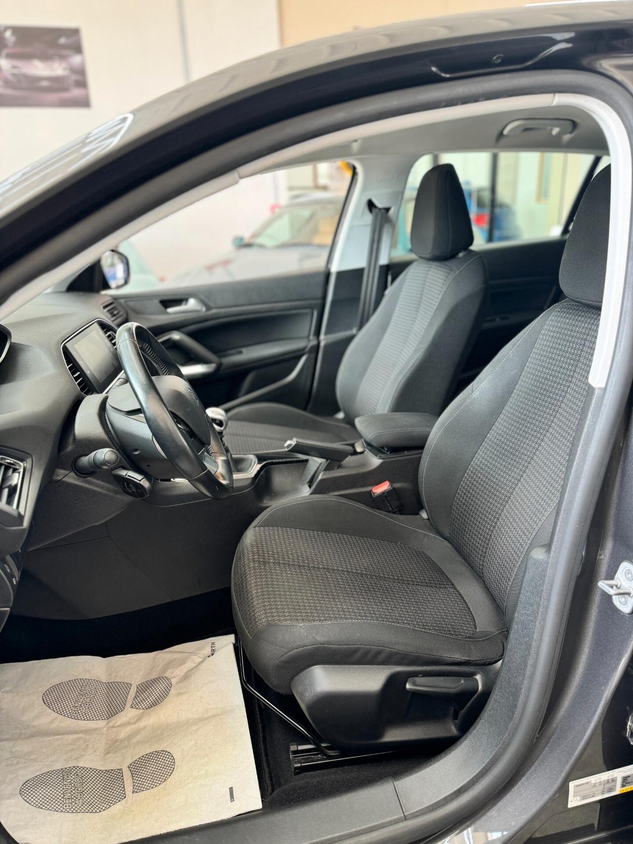 Peugeot 308 BlueHDi 100 S&S Active