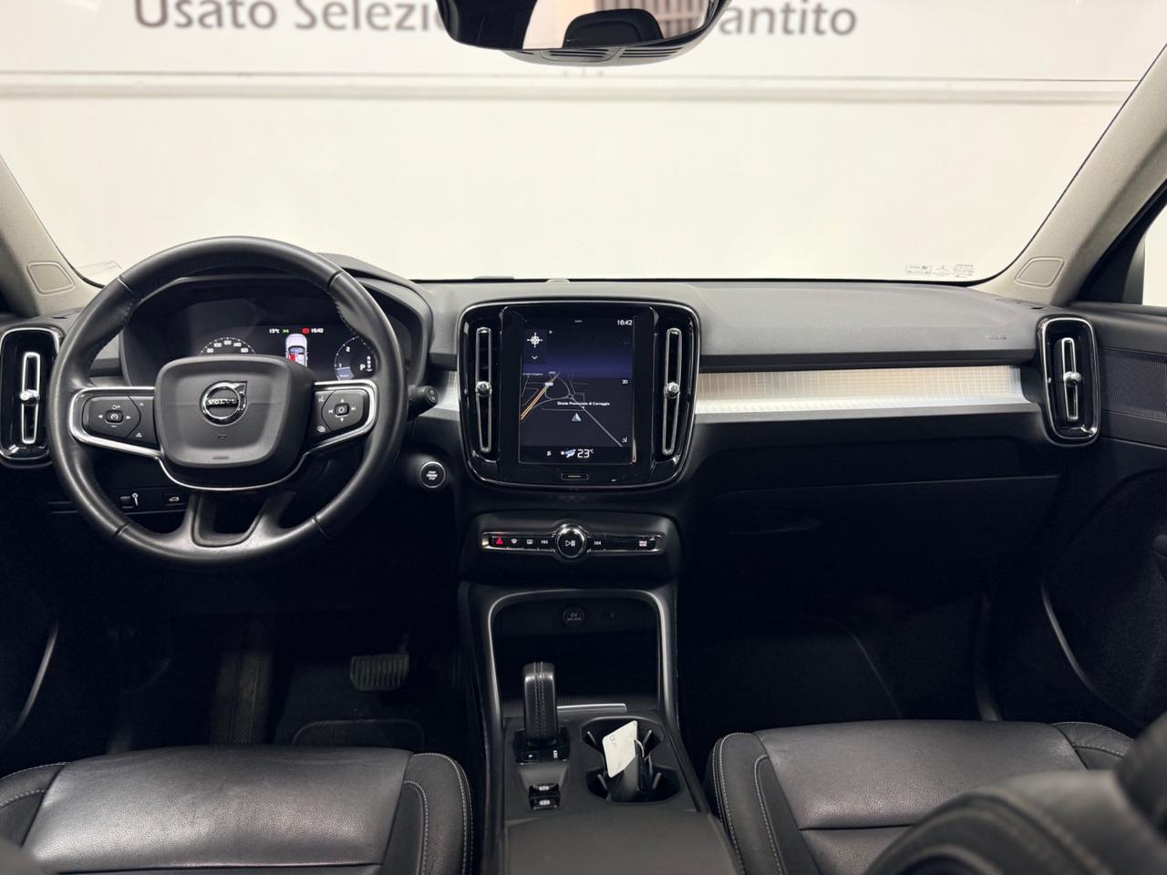 Volvo XC40 D4 2.0 190 CV AWD Geartronic Momentum 03/2018 EURO 6B