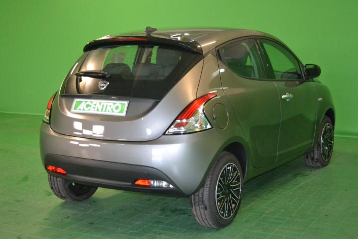 LANCIA New Ypsilon 5 porte - 70CV HYBRID ORO