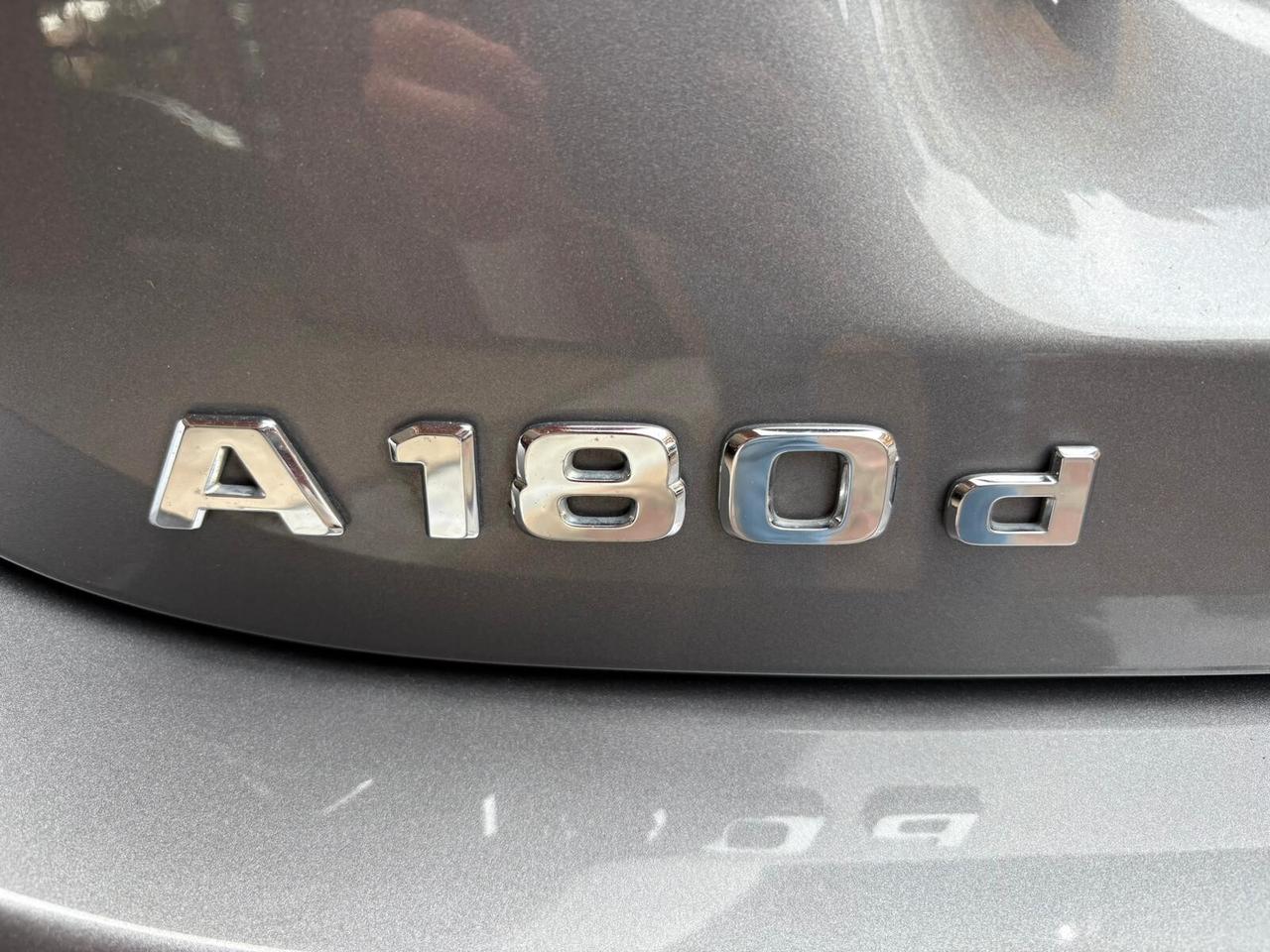 Mercedes-benz A 180 d Premium AMG