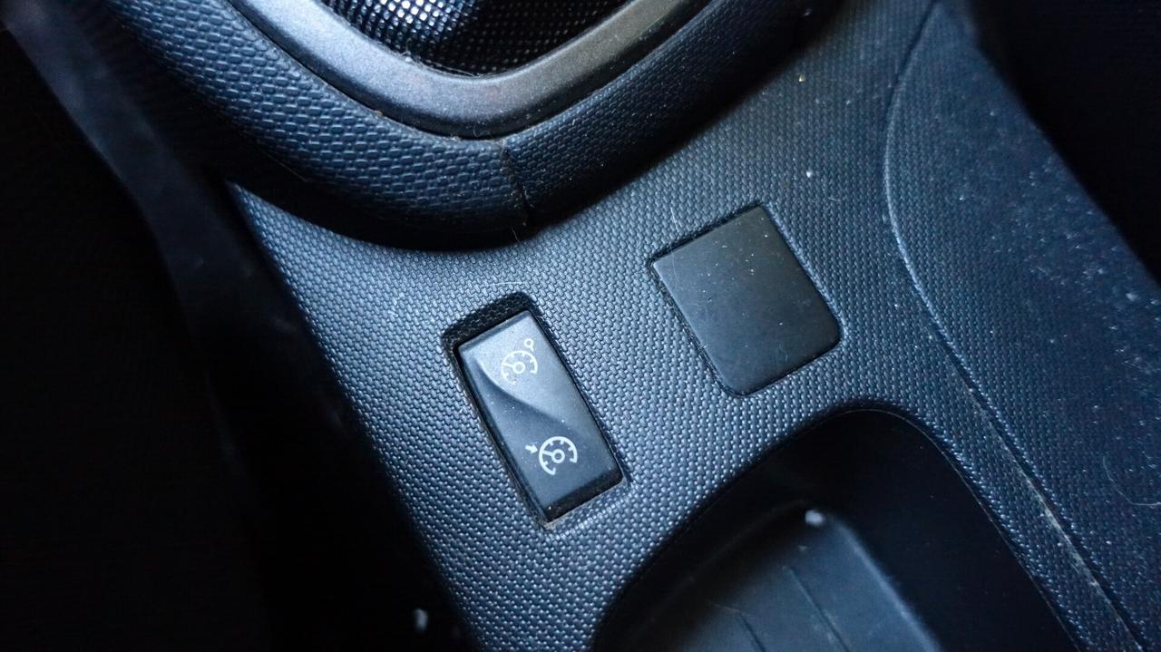Renault Clio 1.2 75CV 5 porte Costume National NEO PATENTATO
