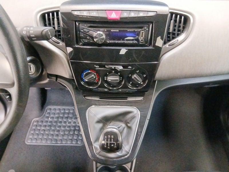 Lancia Ypsilon 1.2 8v Silver 69cv