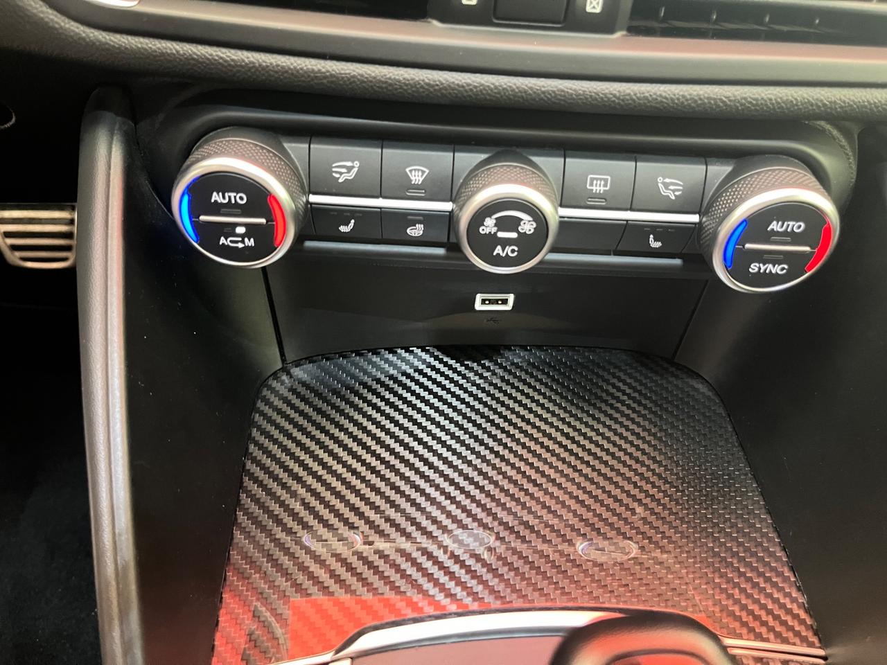 Alfa Romeo Giulia 2.2 210 CV Q4 HARMAN KARDON FULL!