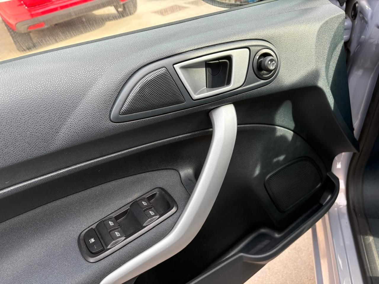 Ford Fiesta 1.2 benz. Titanium SOLI 97.000KM!