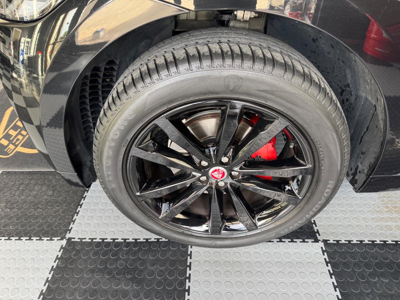 Jaguar F-Pace 2.0 D 180 CV AWD R-Sport