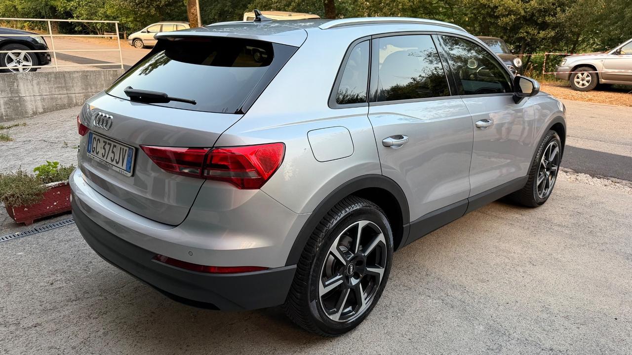 Audi Q3 35 TDI S tronic Business Advanced