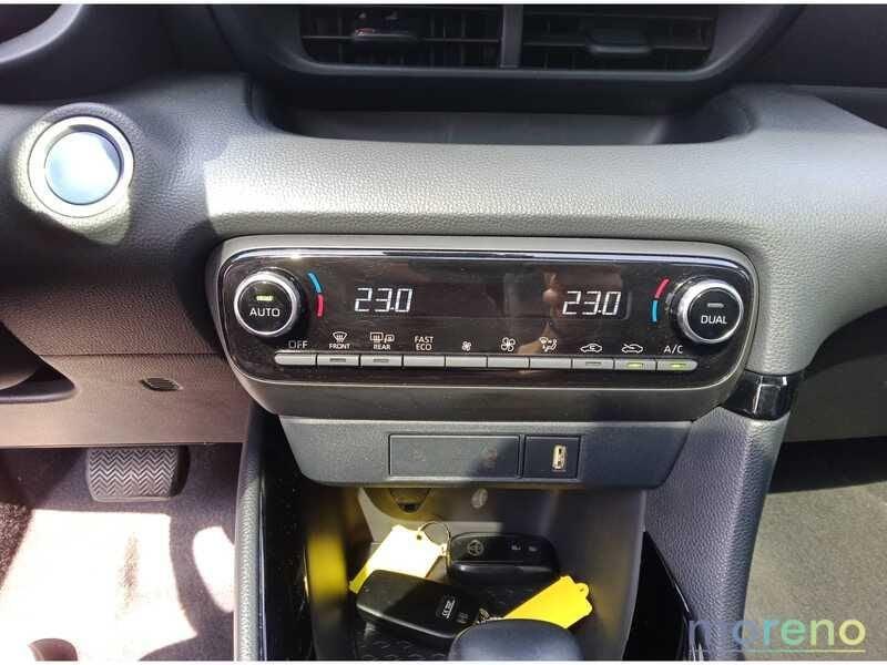Toyota Yaris 1.5 hybrid Lounge