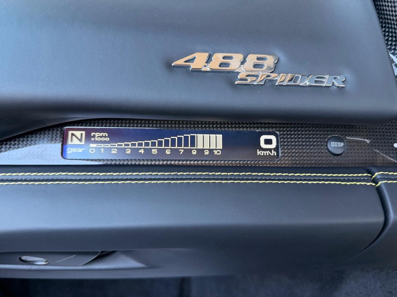 Ferrari 488 Spider/pack carbonio/lift/dispaly passeggero/unica!!!!