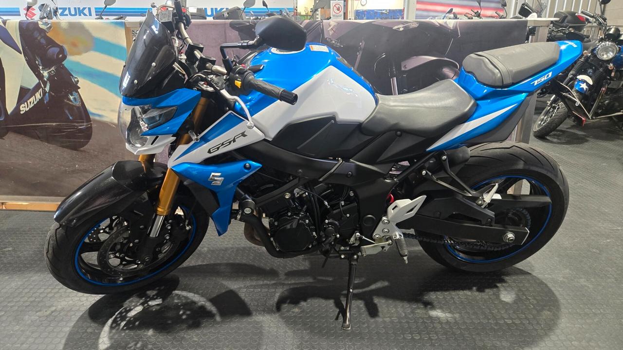 Suzuki GSR 750 NAKED