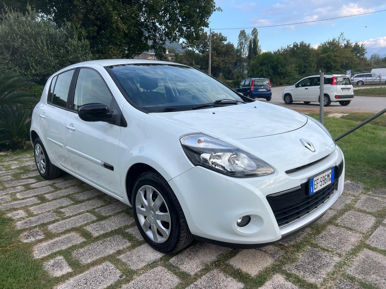 Renault Clio 1.2 55KW 5porte-2011"SOLO 43.000KM"