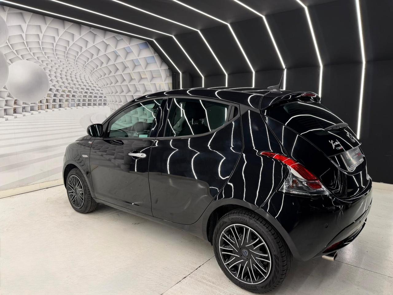 Lancia Ypsilon 1.0-KM CERTIFICATI-PERMUTE-12 MESI GARANZIA