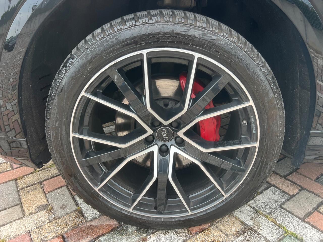 Audi Q8 55 TFSI e quattro tiptronic Sport