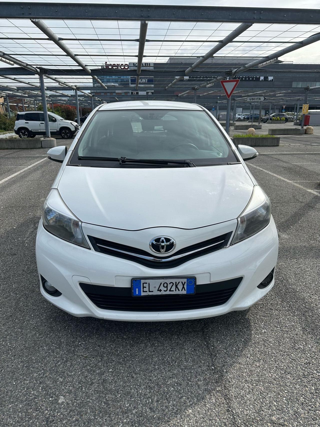 Toyota Yaris 1.0 5 porte Lounge