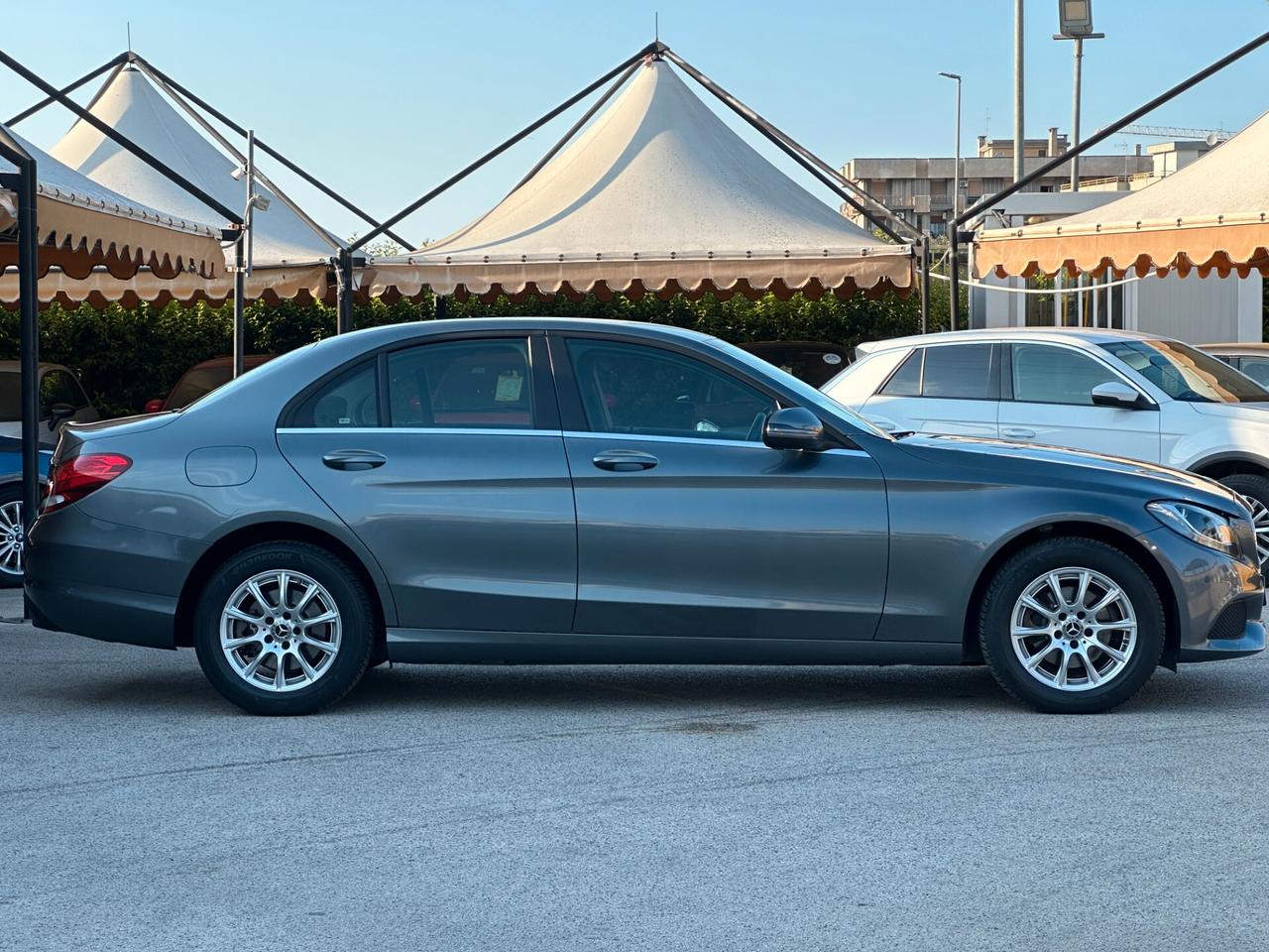 MERCEDES-BENZ C 180 d Auto Business