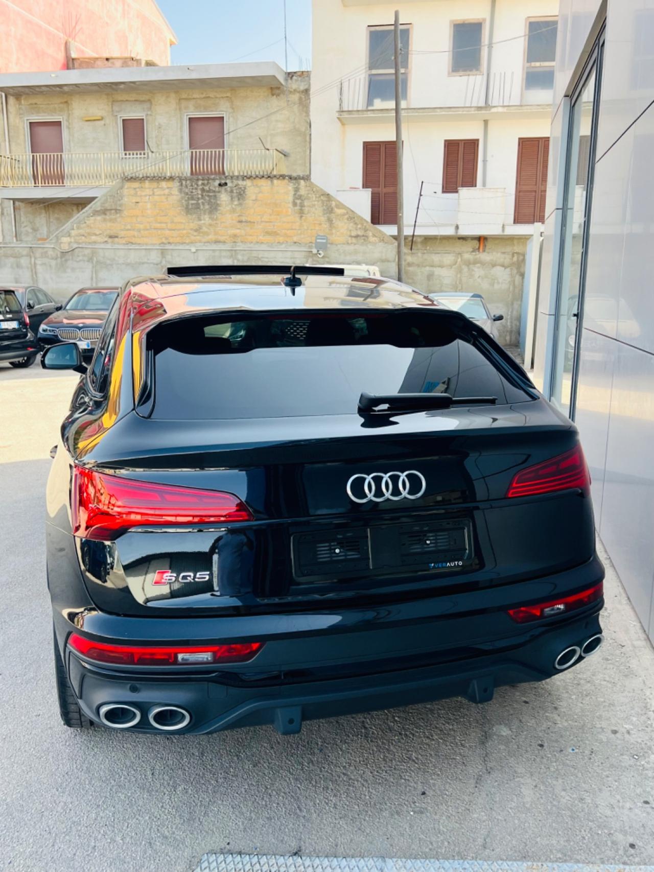 Audi SQ5 SPB 3.0 TDi 341cv - anno 2023 - listino €107.000 - prezzo €74.900