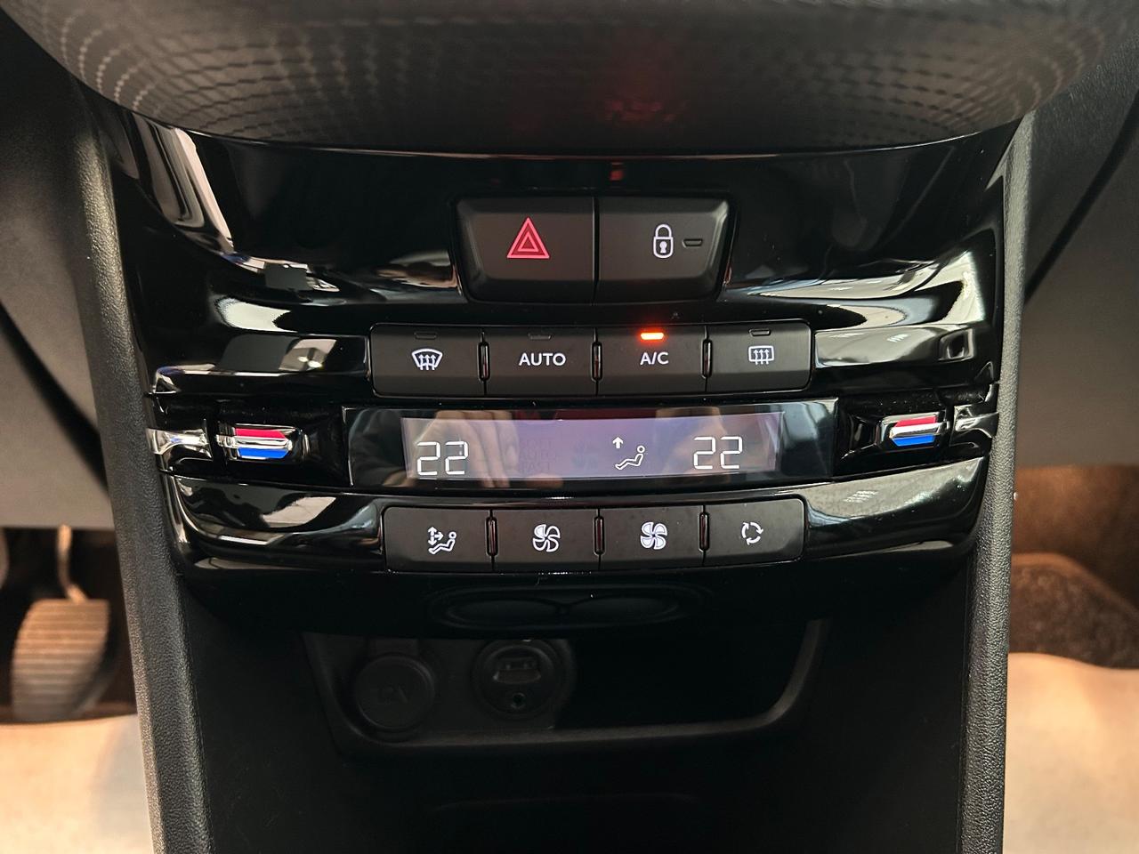 Peugeot 2008 - 2014 1.2 PureTech 1.2 82cv 87.000KM