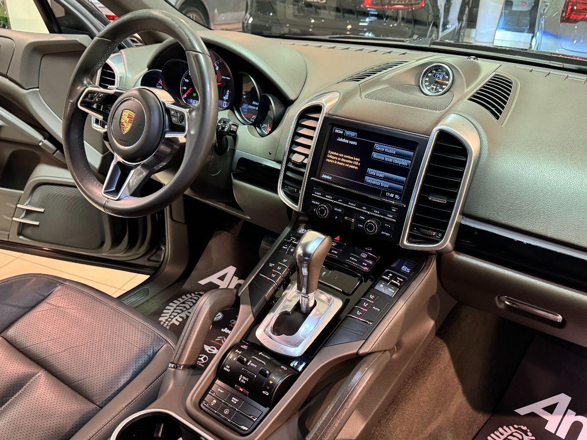 PORSCHE Cayenne 3.0 Diesel Platinum Edition