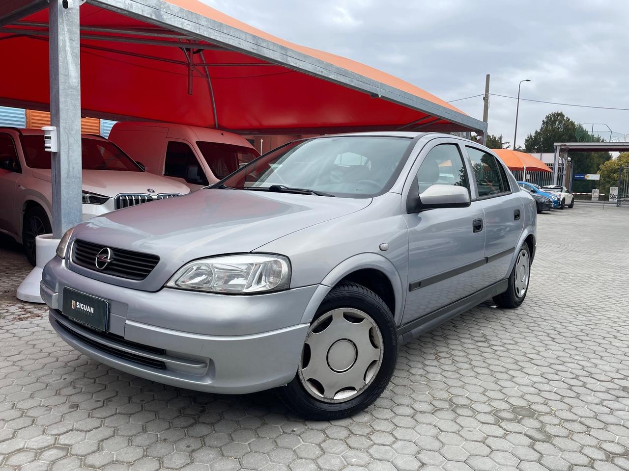 Opel Astra ADATTA A NEOPATENTATI 1.6i 16V cat 5 porte Club