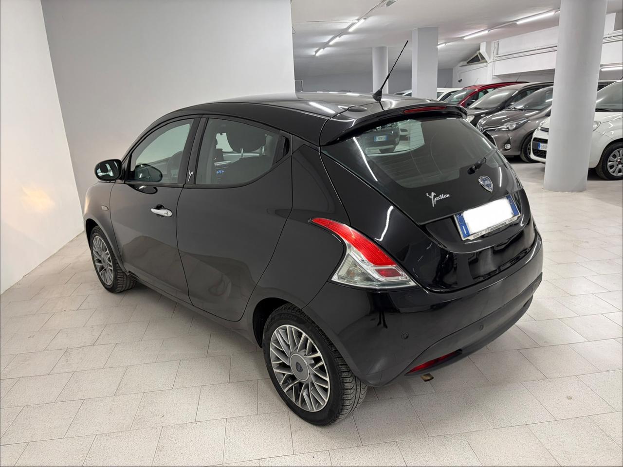Lancia Ypsilon 0.9 TwinAir 85 CV 5 porte S&S Platinum
