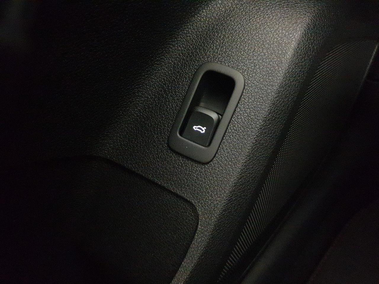 30TDI 116CV S tronic Identity Black