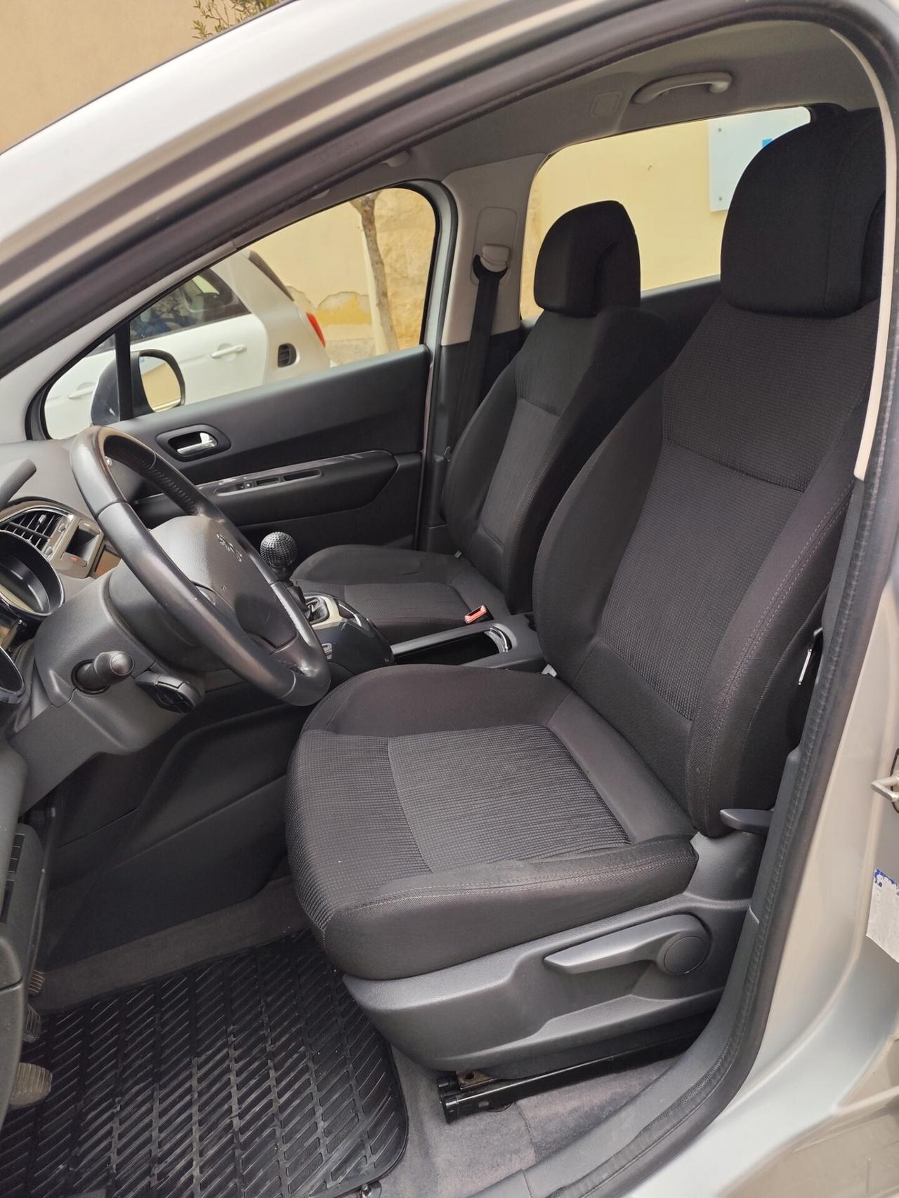 Peugeot 5008 1.6 HDi 112CV Family