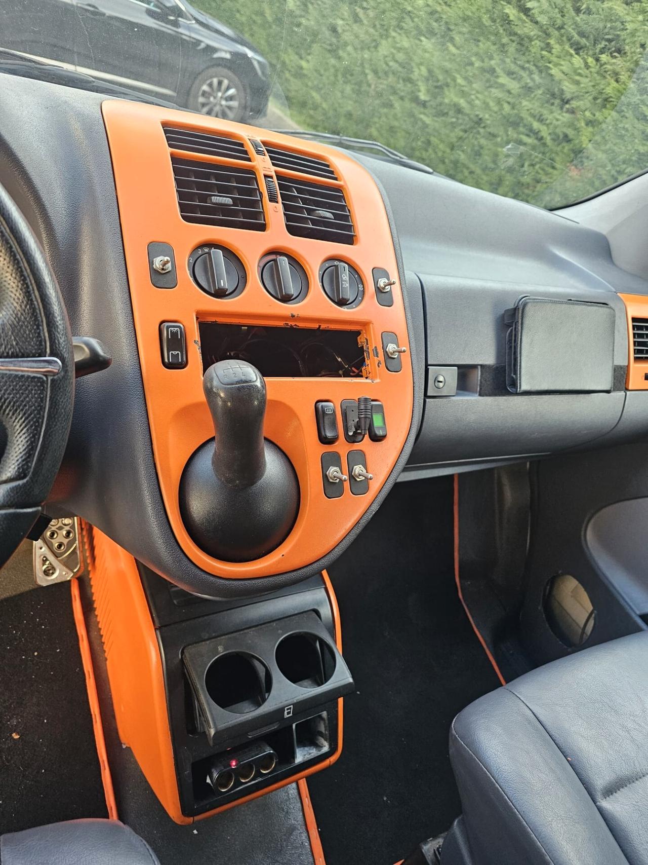 Mercedes-benz V benzina