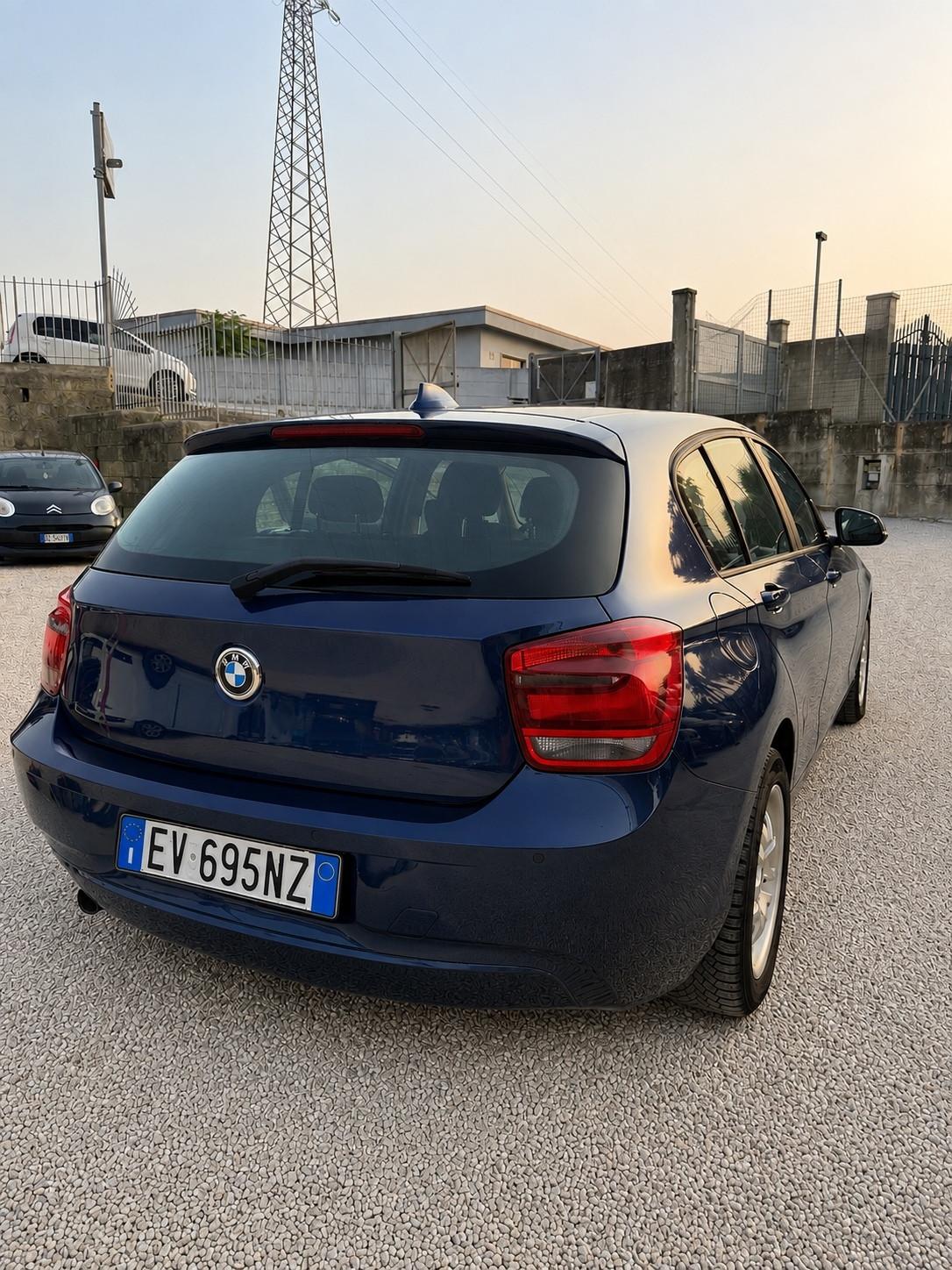 Bmw 116 116d 5p. Unique
