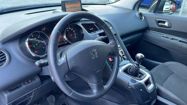 PEUGEOT 5008 1.6 HDi 112CV Business