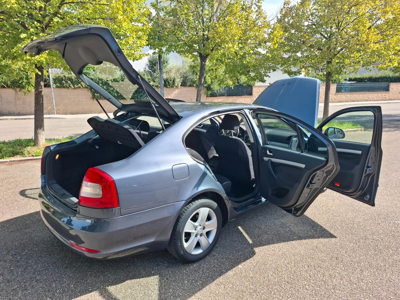 Skoda Octavia 1.6 TDI CR F.AP. Elegance