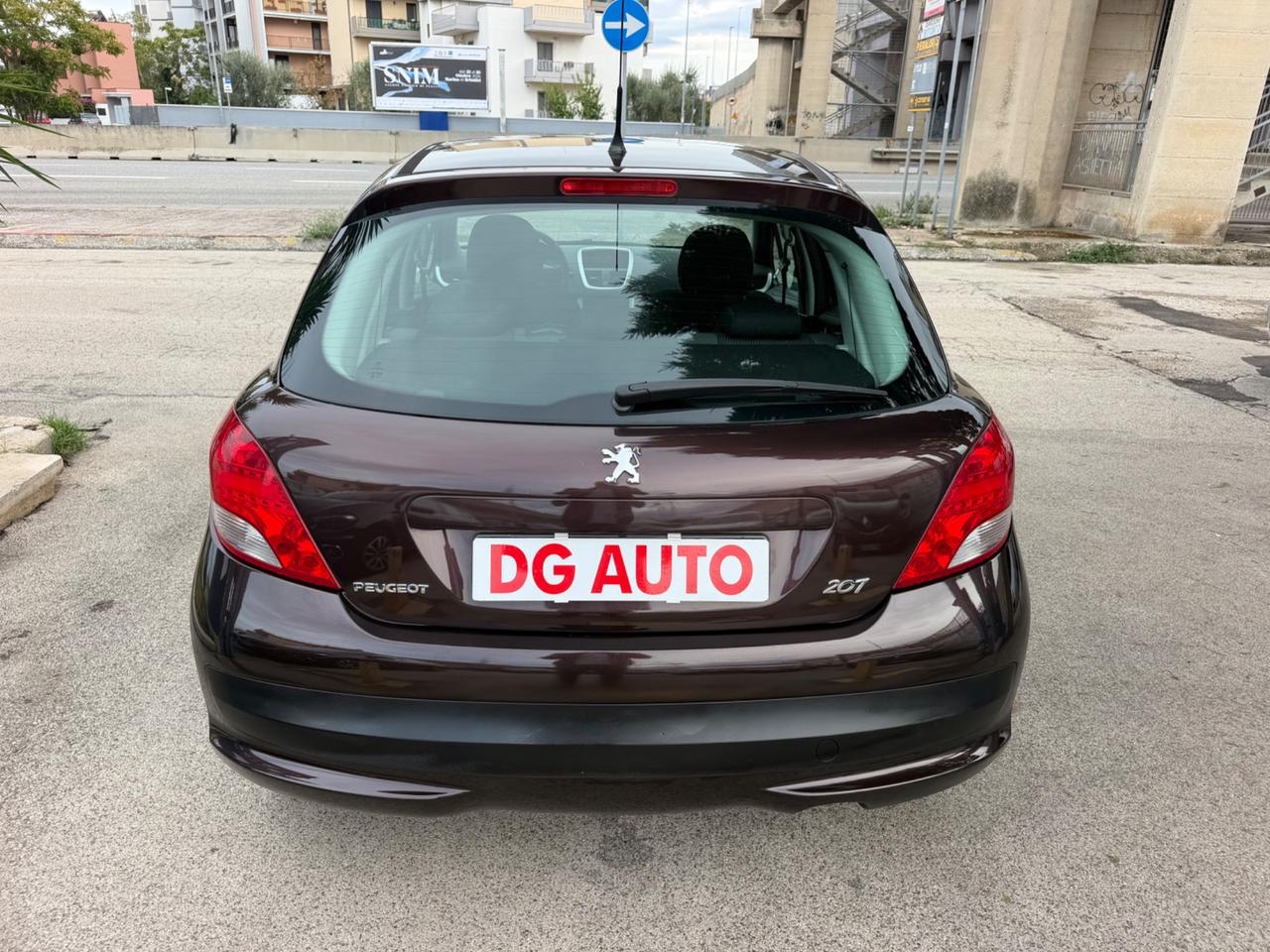 Peugeot 207 1.6 diesel 90 cv 2011 102.000 km