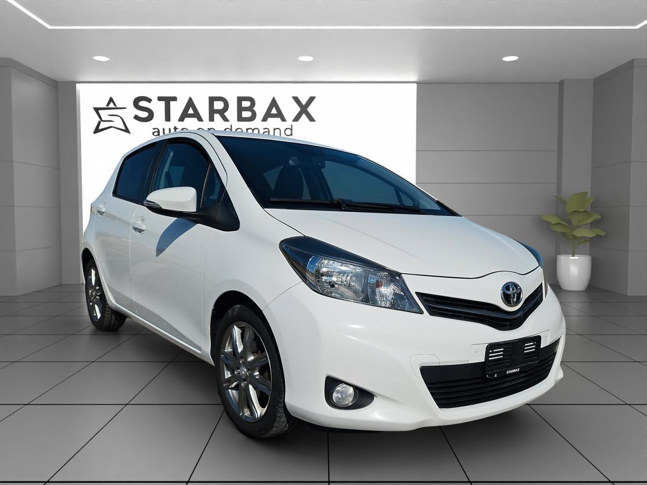 Toyota Yaris 1.4 D-4D 5 porte Trend SEDILI RISCALDABILI RETROCAMERA NAVI