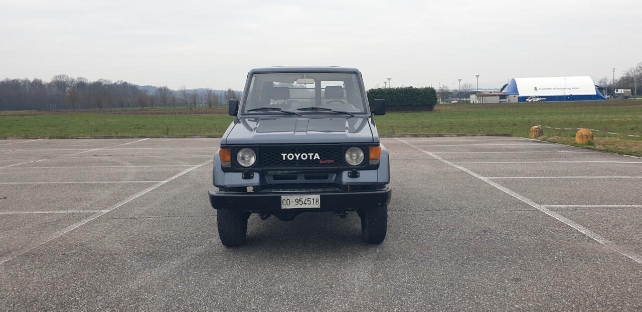 Toyota Land Cruiser 2446 TURBO DIESEL