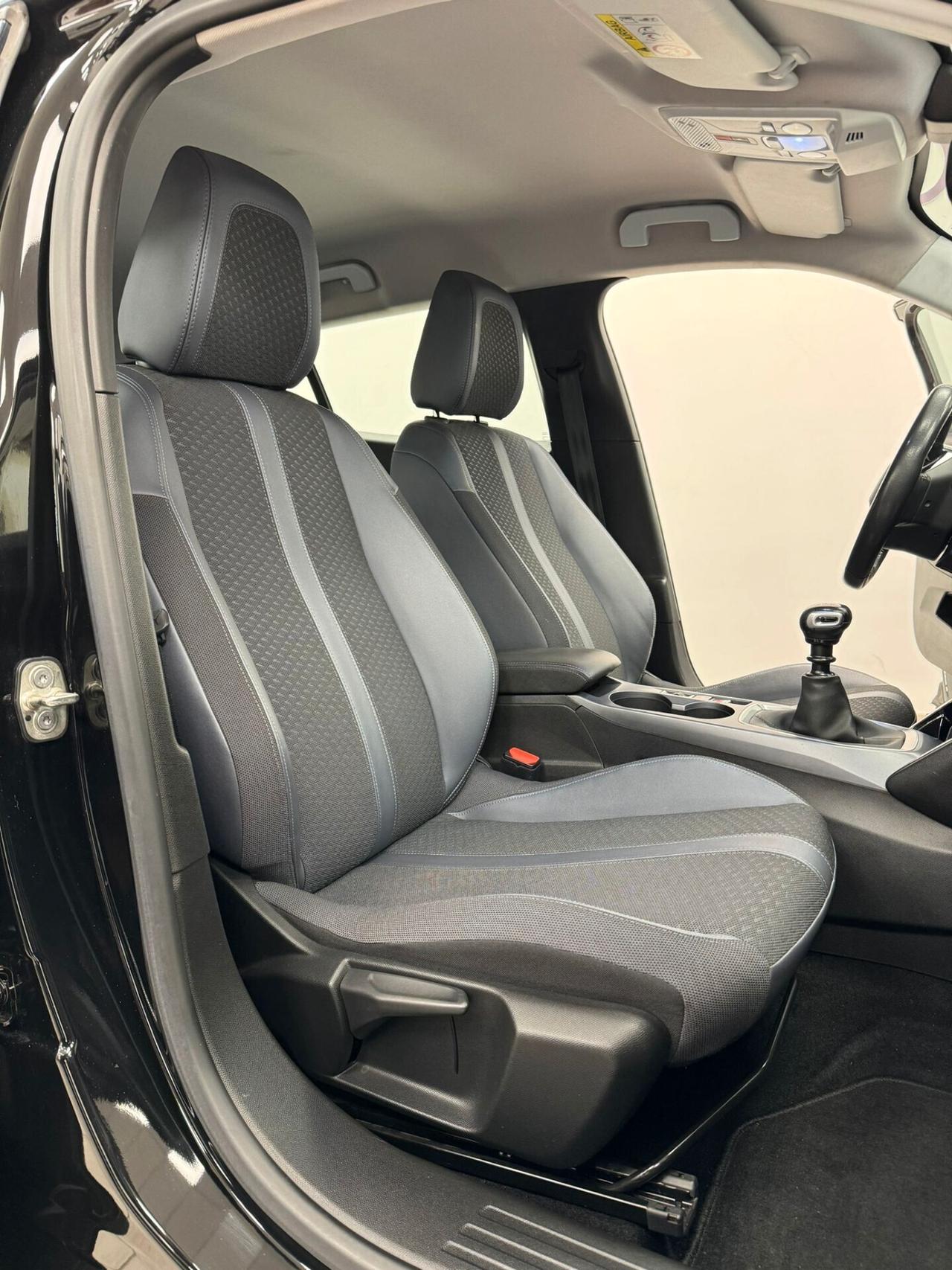 Peugeot 2008 BlueHDi 100 S&S Allure