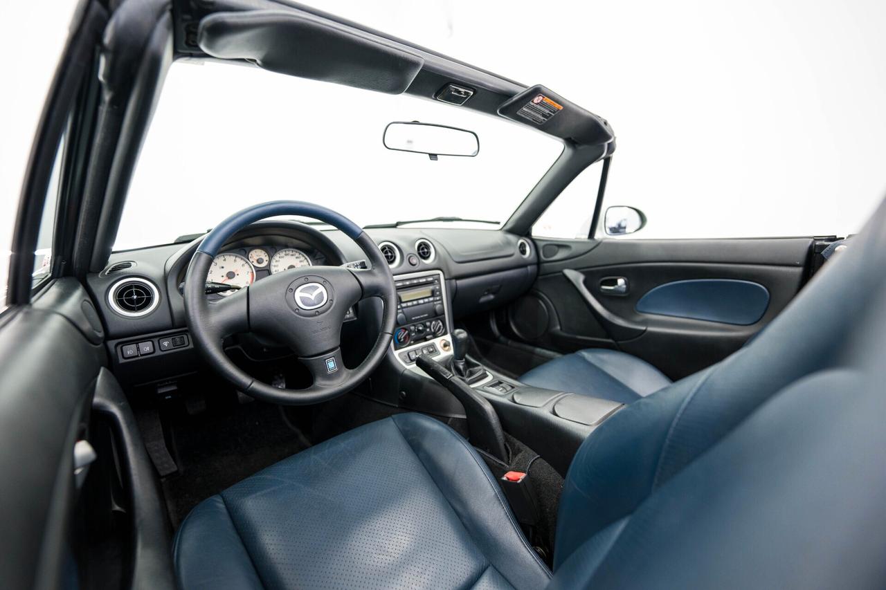 Mazda MX-5 SILVER BLUES