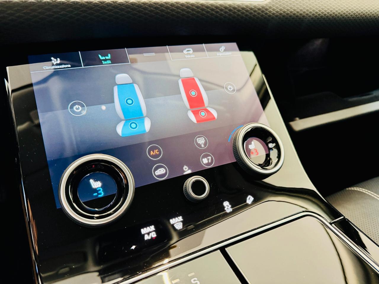 Range Rover Velar 2.0D 180 CV CarPlay - APPROVED