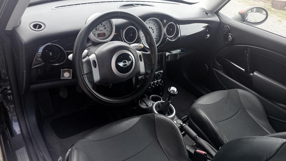 Mini Cooper 1.4 d -