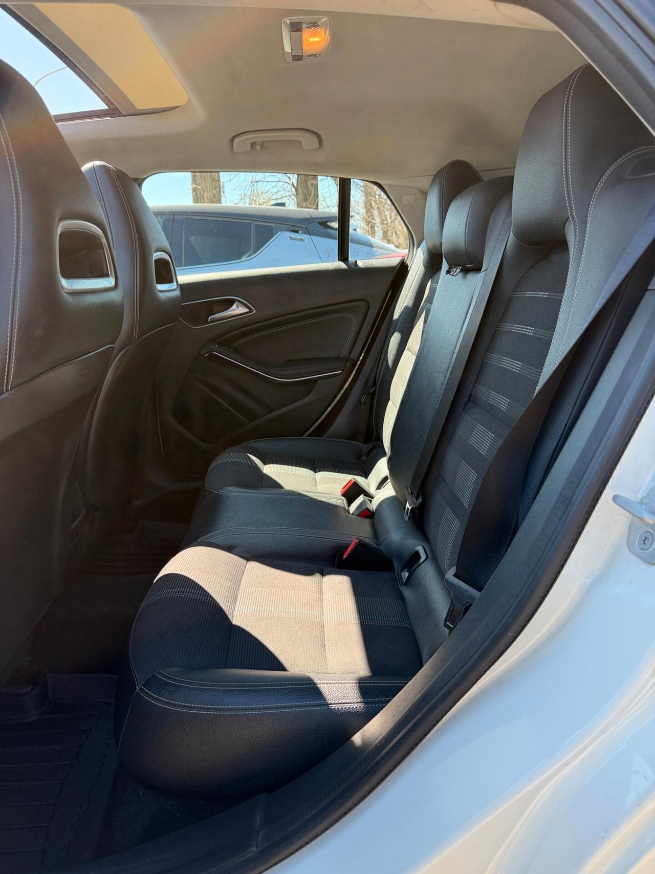 Mercedes-benz CLA 200 d S.W. Premium Tetto Apribile