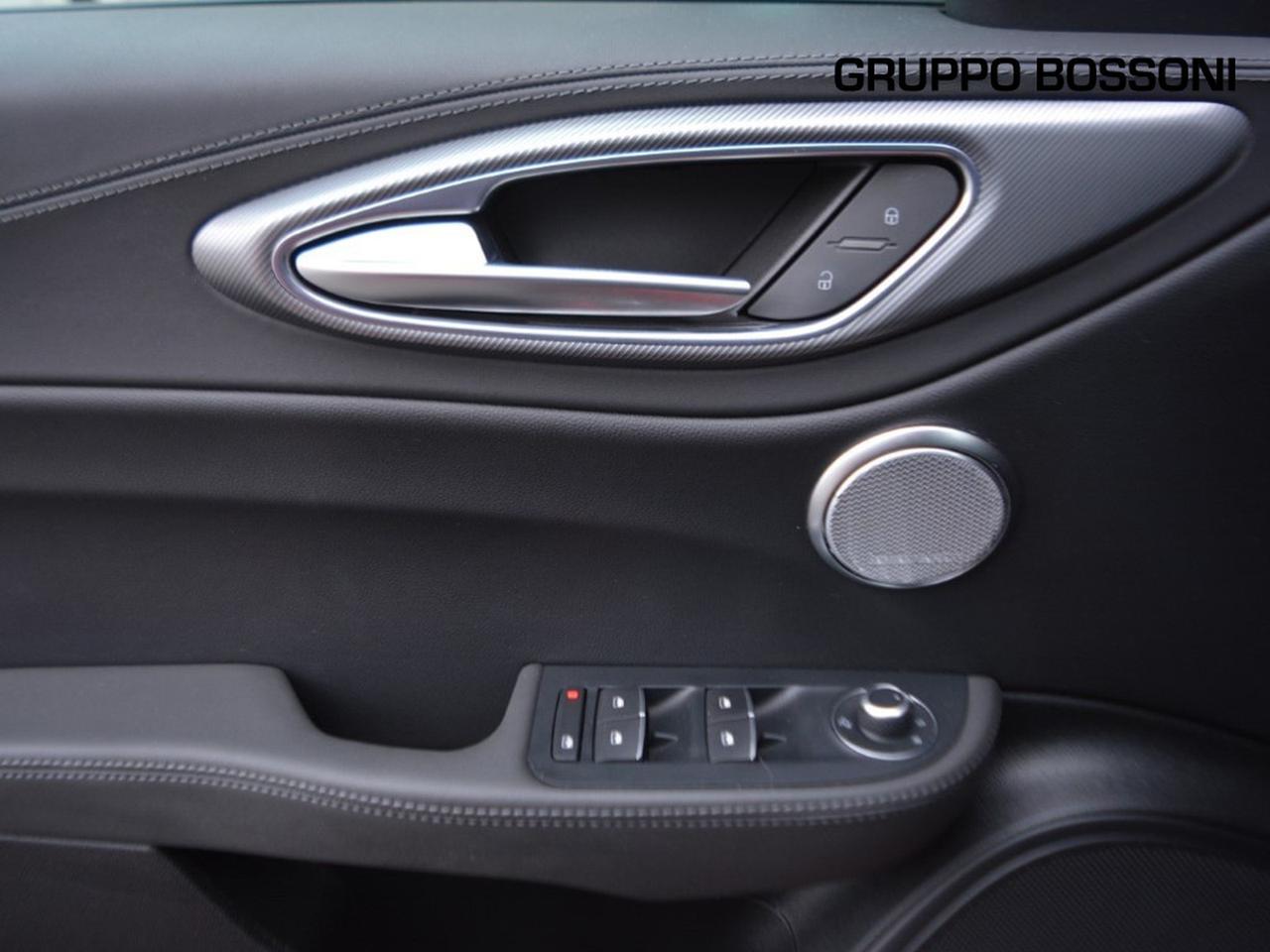 Alfa Romeo Giulia 2.0 turbo 280cv competizione q4 at8