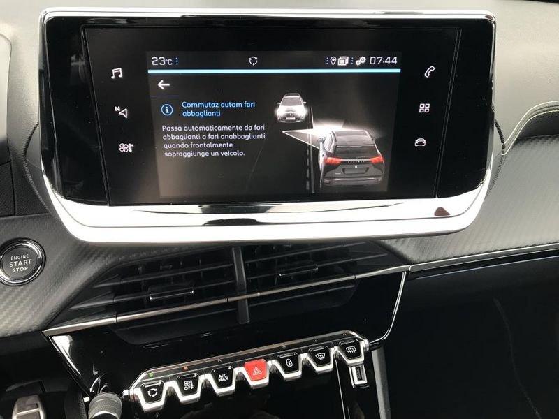 Peugeot 2008 PureTech 130 GT NAVI + CAMERA + 3D
