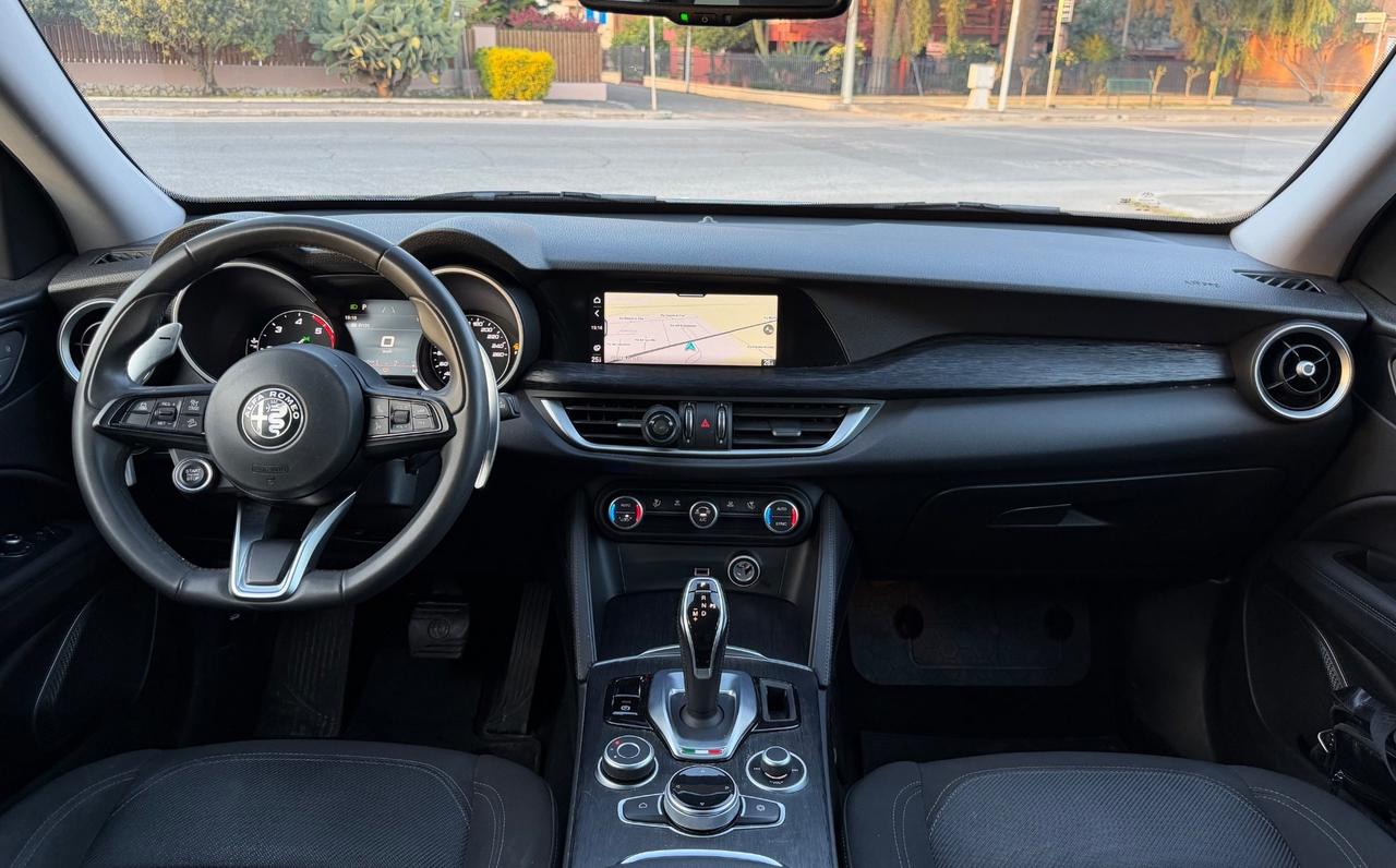 Alfa Romeo Stelvio 2.2 Turbodiesel 160 CV AT8 RWD Business