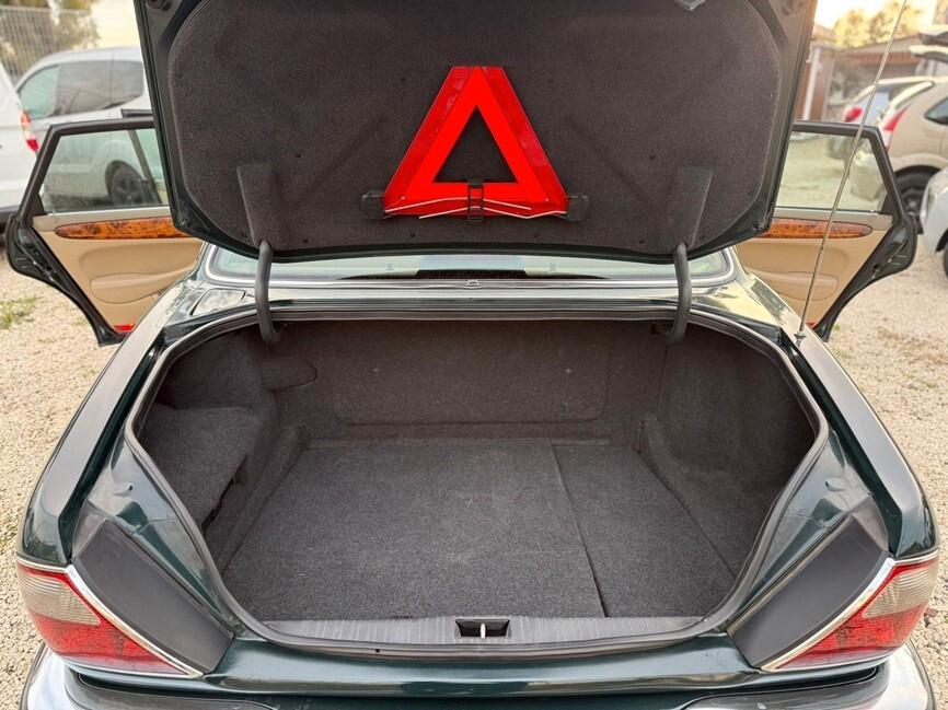 Jaguar XJ Daimler 4.0 cat Super Charged